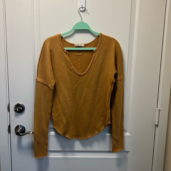 We the Free Free People Long sleeve v neck sweater with raw edges. - Picture 1 of 7